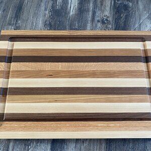 Handcrafted Edge Grain Cutting Board with Juice Groove – Oak, Cherry & Walnut –